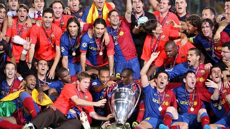 Ví dụ như Barcelona năm 2009 là một hình mẫu cho đội bóng số 1 thế giới trong thời điểm đó