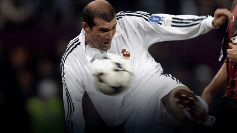 Thiên tài Zidane cũng từng là một cái tên nổi bật của làng túc cầu