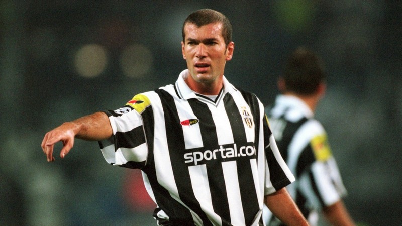 Zidane cũng từng là cầu thủ bóng đá thế giới xuất sắc trong thời đại của mình